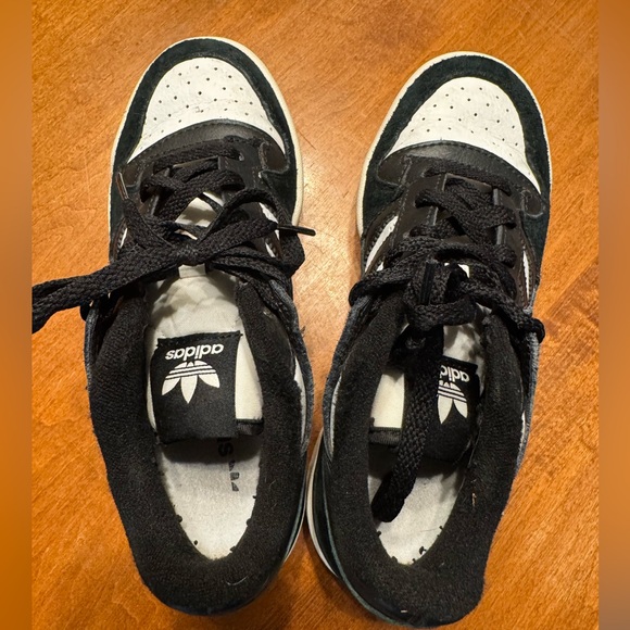 Kids Adidas - Picture 4 of 5